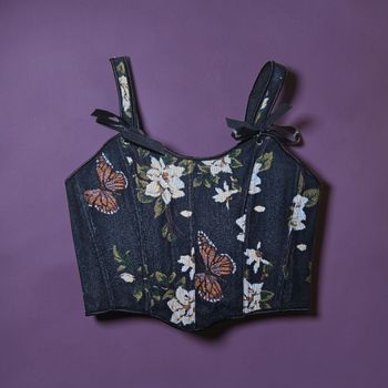 Corset à motifs fleurs et papillons côtelé lacets à l'arrière 