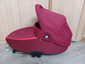 Nacelle Jade de la marque Bébé confort/ Maxi Cosi