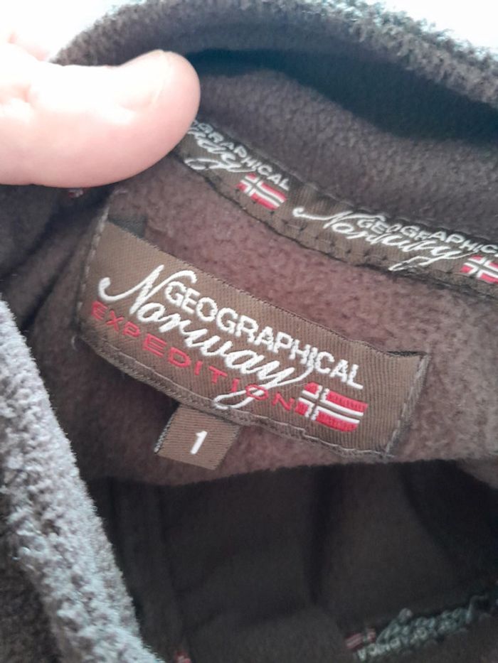 Pull homme taille 1/2 donc ~38/40 - photo numéro 2