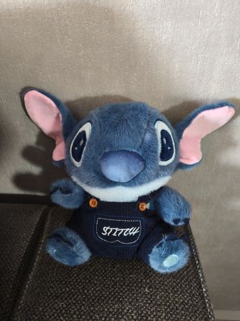 Peluche Stitch en salopette neuve 