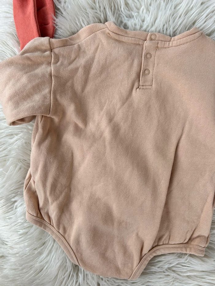 Fille 👧🏻 Barboteuse beige/corail + bandeau - kiabi 24 mois - photo numéro 2