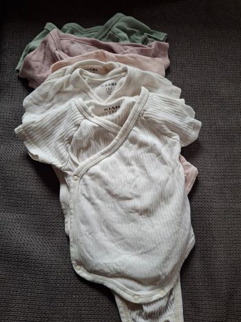 Lot de 6 bodys manche courte 1 mois