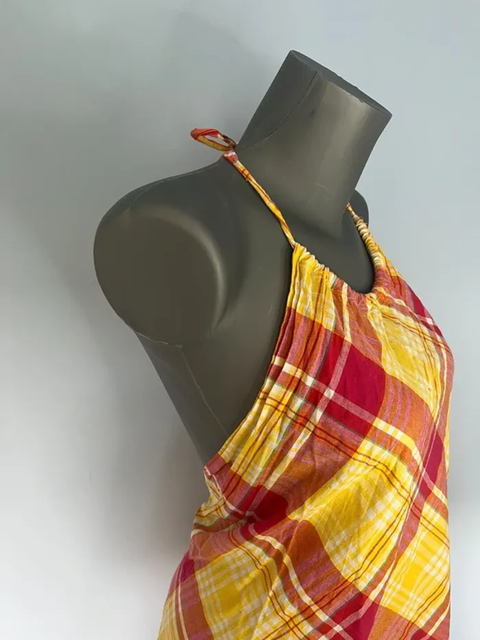 đ Robe sans manches Les Jours Bleus Ă nouer â Taille M, motif carreaux jaune & rouge/rosĂ©, dos nu - photo numĂ©ro 3
