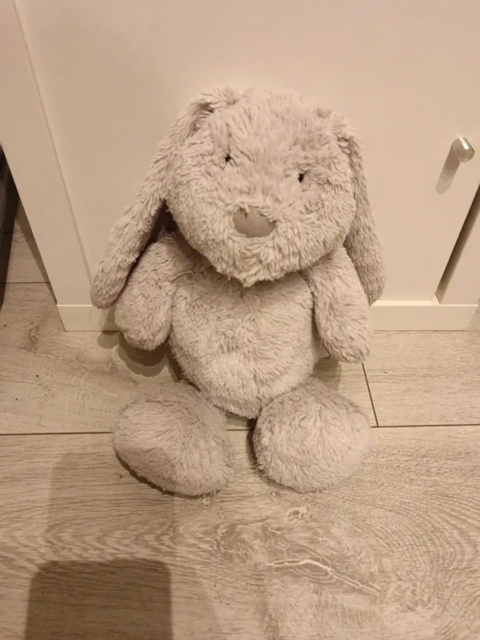 Peluche lapin de chez maison du monde