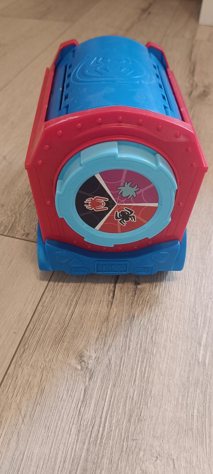 Voiture Spiderman. - photo numéro 5