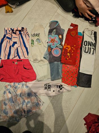 Lot 8 vetements dont shortss et pyjamas printemps été 3 ans 