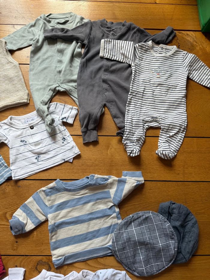 Lot vêtements garçon  bébé 1 mois en très bon état - photo numéro 4