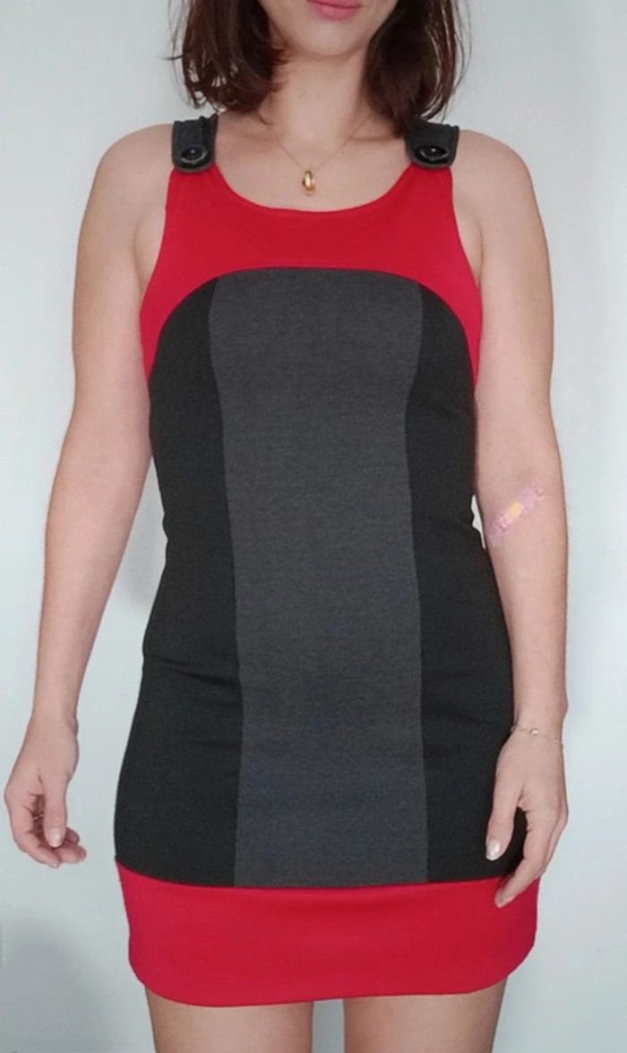 Robe courte féminine 36/38 - photo numéro 2