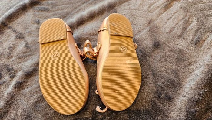 Ballerine / sandale / fille / taille 22 / chaussure - photo numéro 2
