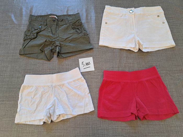 Short fille