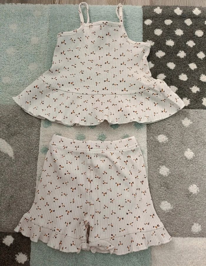 Ensemble fille marque shein taille 100 cm - photo numéro 2