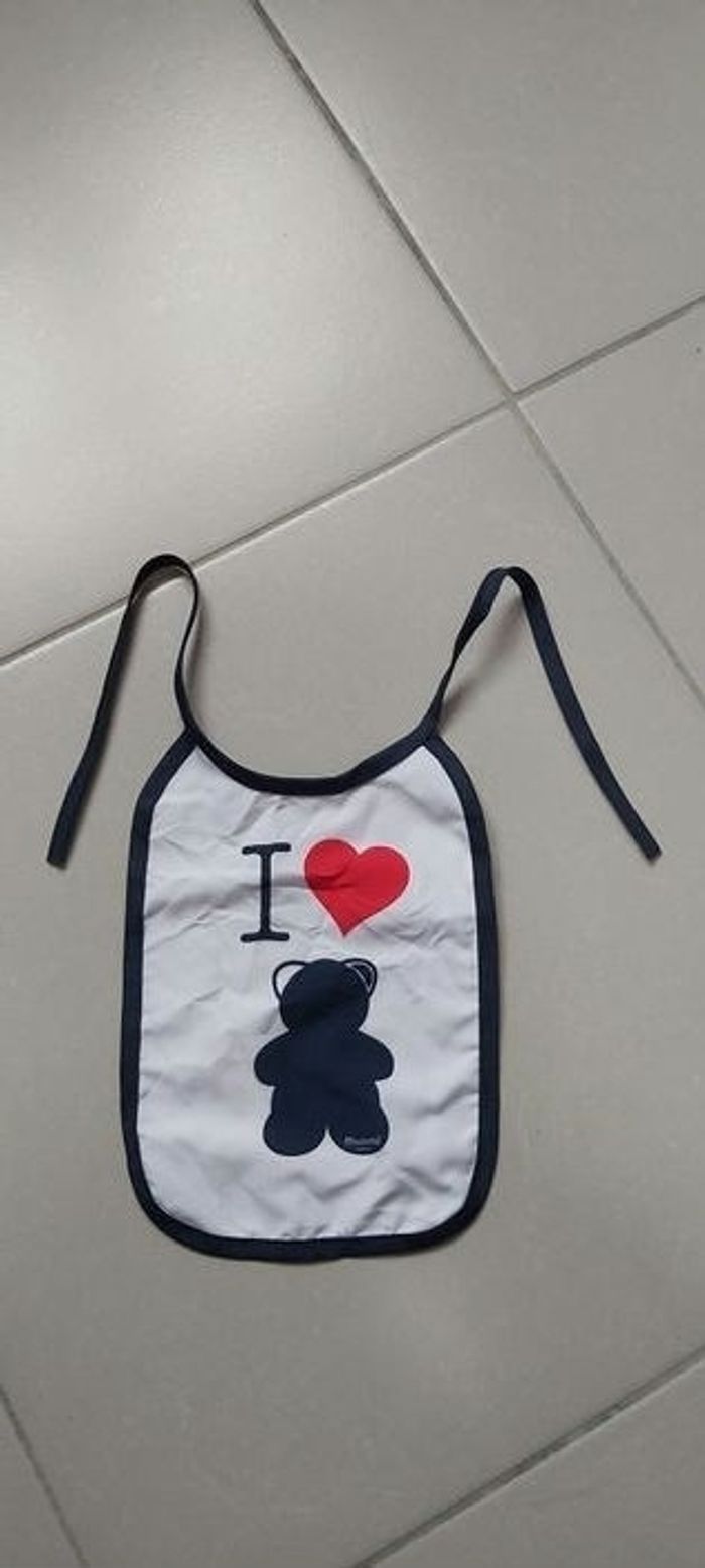 Bavoir - photo numéro 1