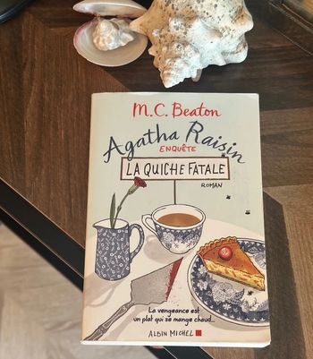 Agatha Raisin – Tome 1 La quiche fatale