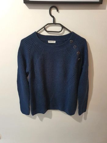 Pull cache cache taille M en excellent état
