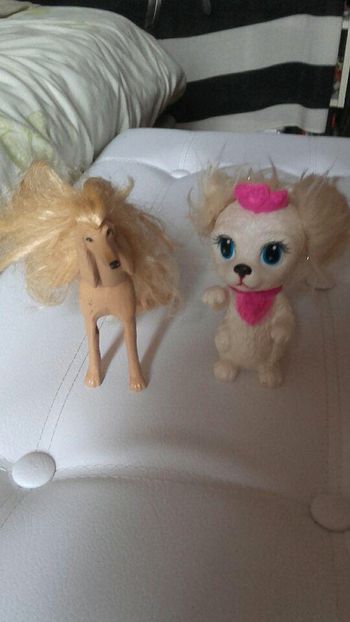Figurines