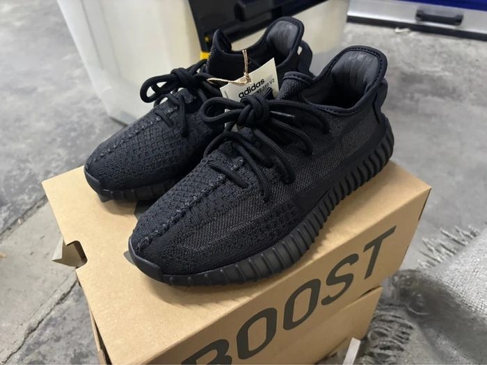 Yeezy boost  350 V2 - photo numéro 5