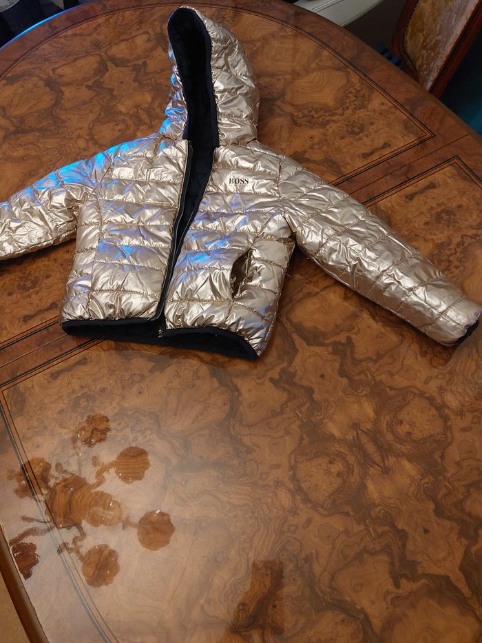 Doudoune reversible neuve Hugo Boss taille 6 ans fille - photo numéro 4