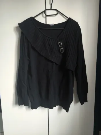 Pull noir