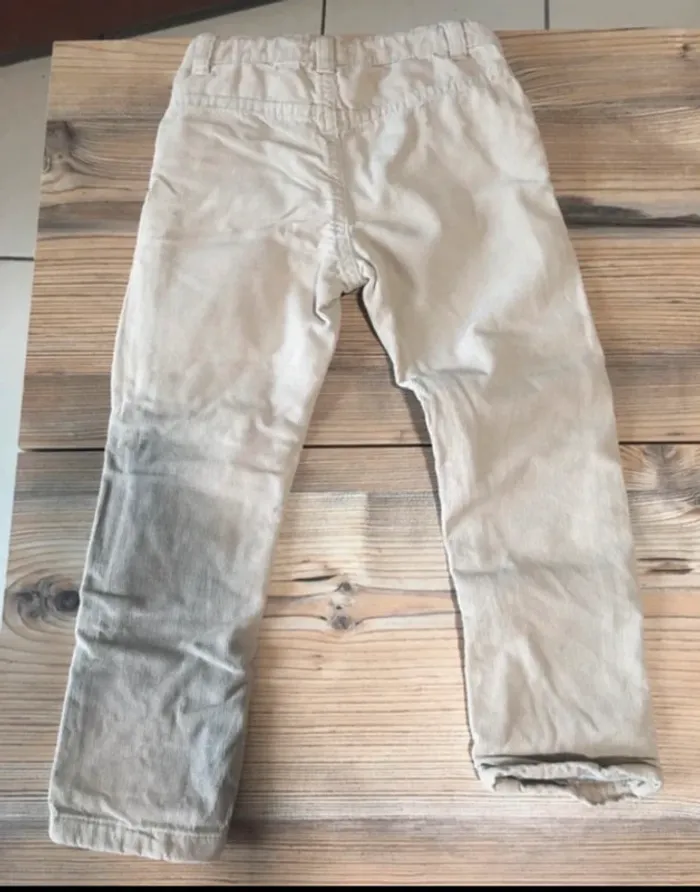 Lot 3 ans, 3 pantalons, 2 t shirts manches longues et un manche courte, un sweat - photo numéro 19