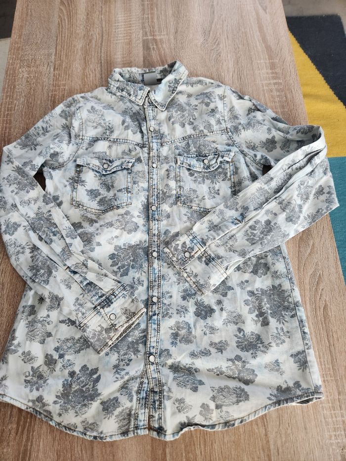 Chemise fleurie