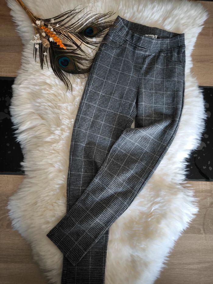🩶 Superbe pantalon à carreau gris Gémo taille 8 ans 🩶