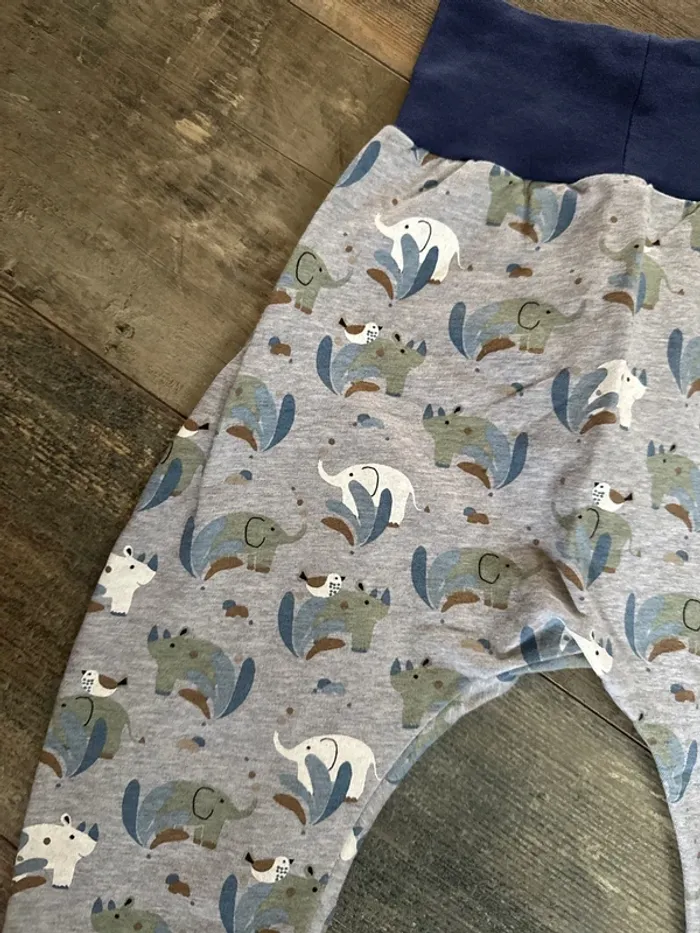 Pantalon en tissus 4-5 ans - photo numéro 2