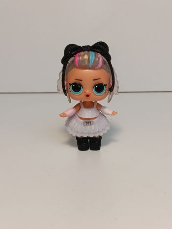 Poupée LOL Surprise Glitter Change 
Poupée et ensemble compris