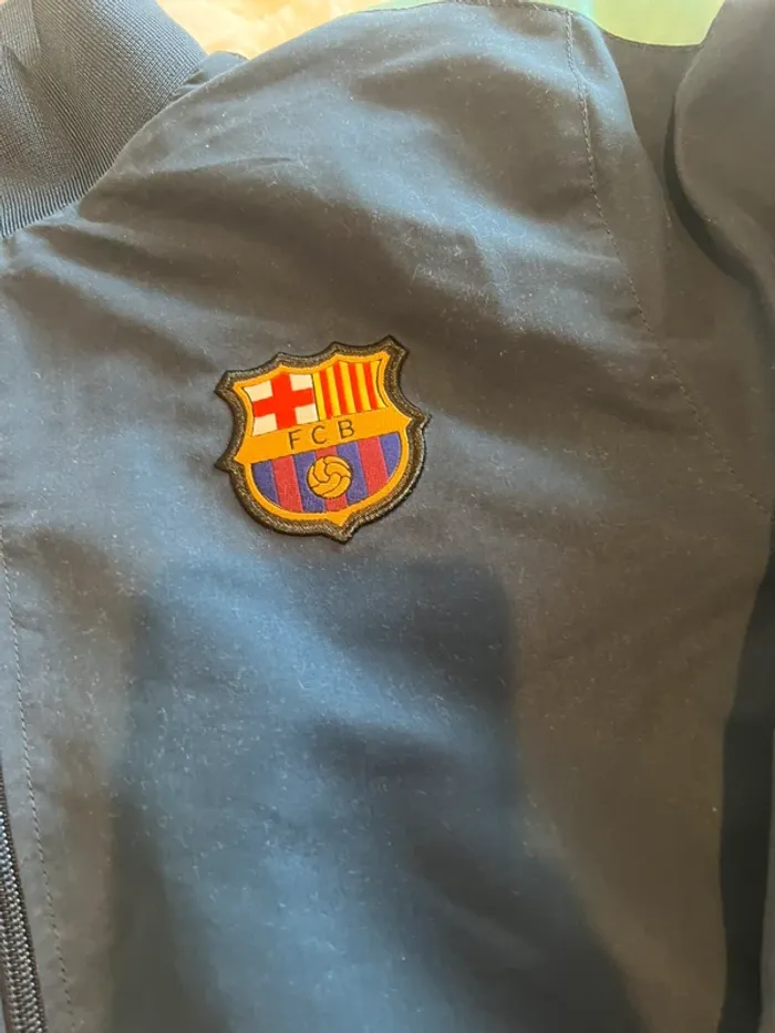 Veste Barca 14 ans - photo numéro 3