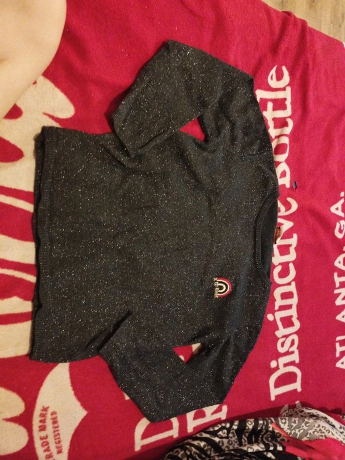 Pull 5ans tape a l'oeil