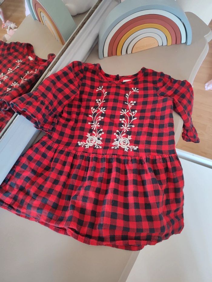 Robe rouge et noire 18/24 mois Baby Gap - photo numéro 2