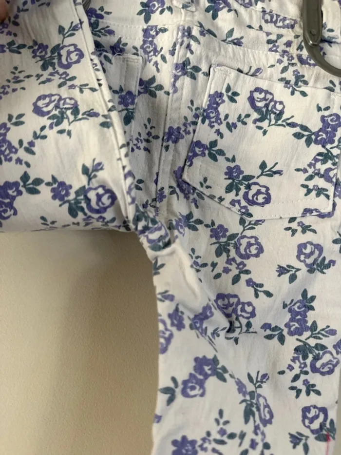 👖 jeans à fleurs - bébé fille - 6 mois - 67 cm - Pommette - très bon état - photo numéro 5