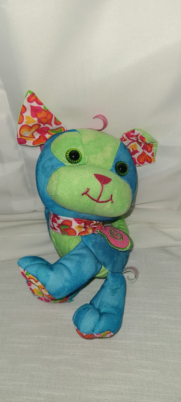 Peluche Doodle Pet bleu vert pour chien, lavable et sans marqueur