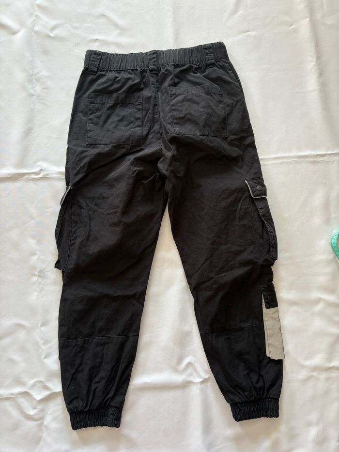 Pantalon cargo à poches multiples noir et réfléchissant - Bershka - S/36 - photo numéro 2