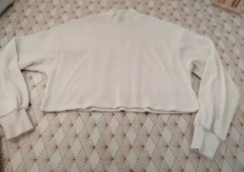 Pull court croc top Bershka