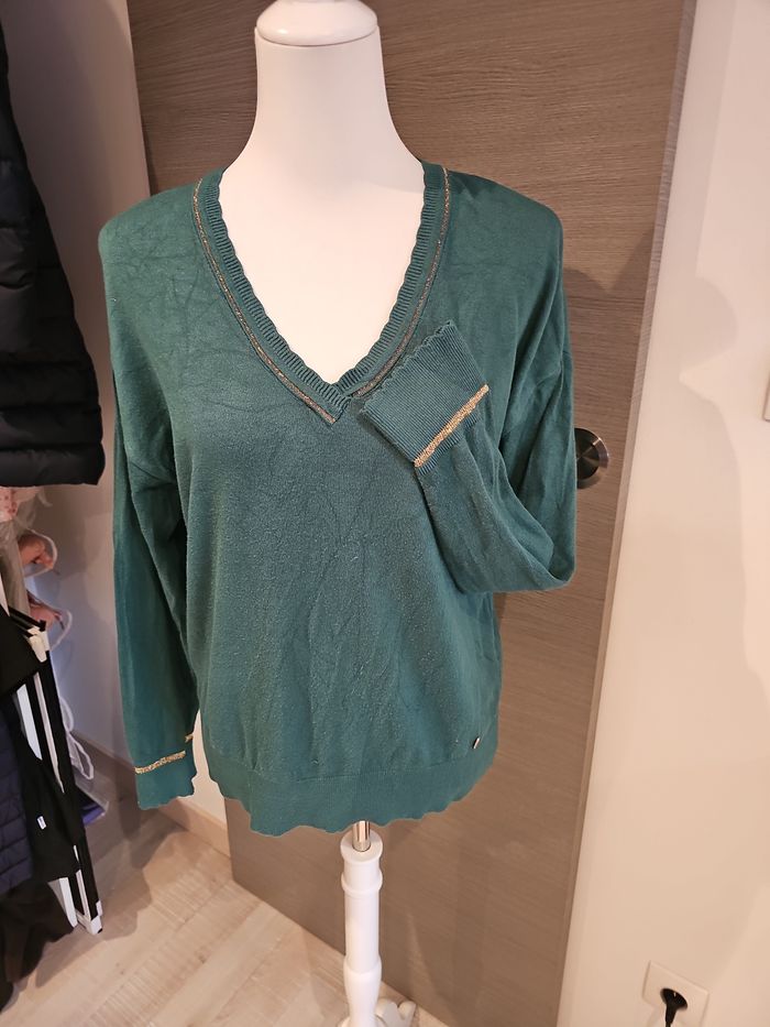 pull vert col v les tropeziennes liseré doré femme taille m