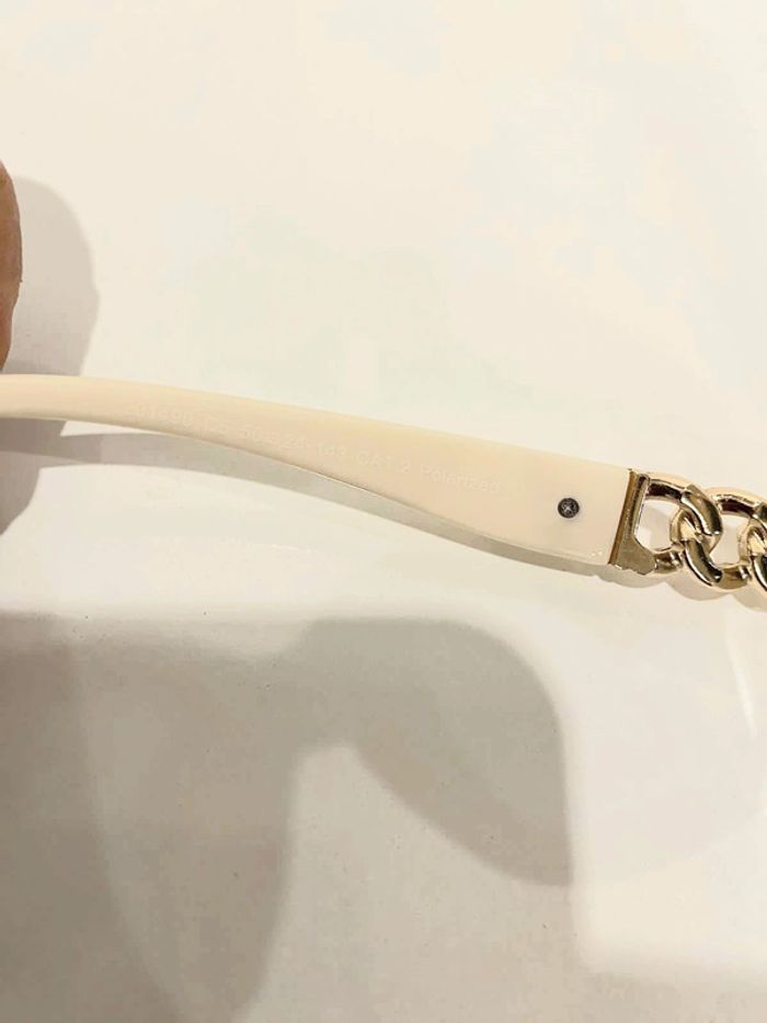 Lunette de soleil femme Polarisée bras en chaîne dorée taille small - photo numéro 7