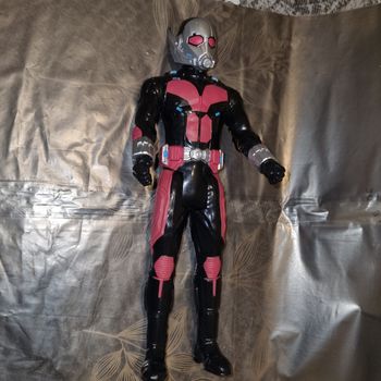 figurine MARVEL  - 30 cm