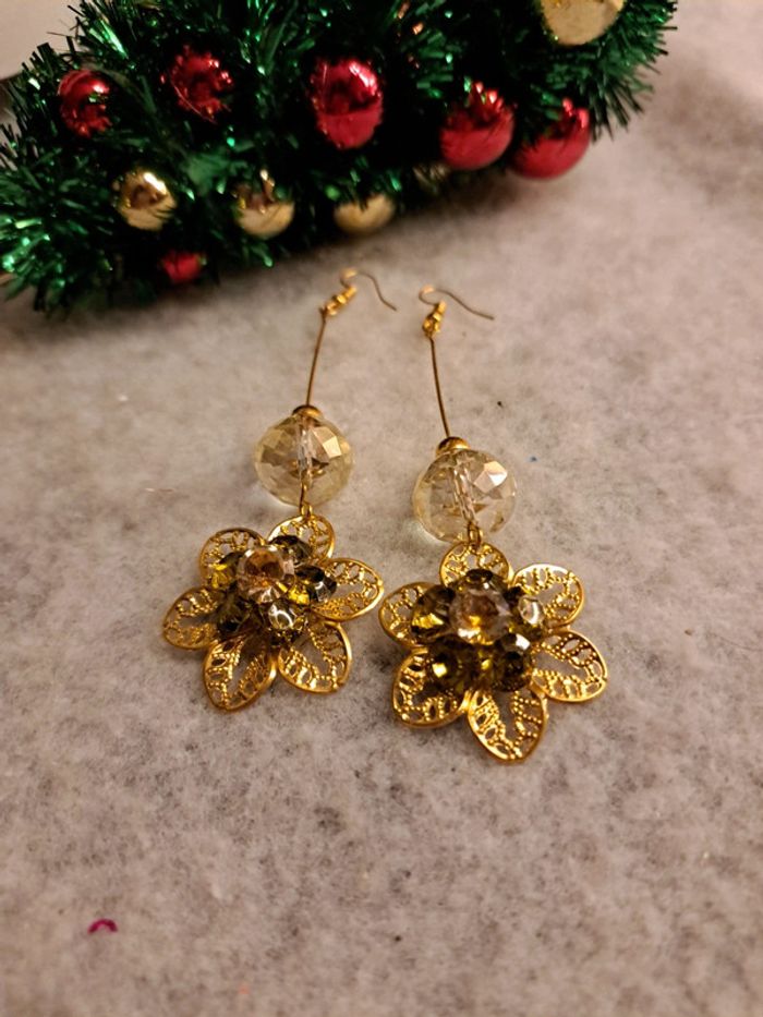 Boucles d'oreilles pendante avec strass vert kakie - photo numéro 7