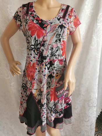 Robe. Bleu marine. Rose fushia. Taille 40.Depech Mod