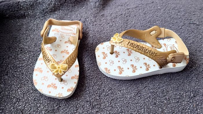 Tong Havaianas bebe fille T 17 jamais portees