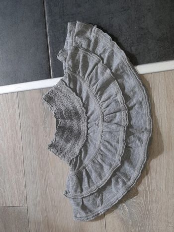 Jupe grise à volants Tradition Experience, taille 4 ans mais plus du 2/3 ans, nickel