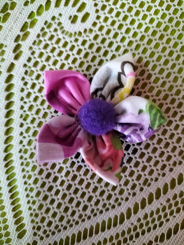 Petite fleur artisanale