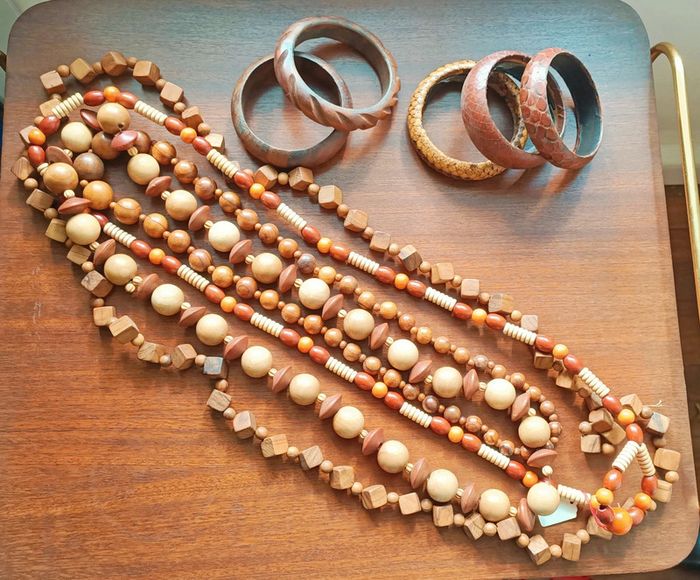 Lot bijoux vintage bois serpent colliers bracelets