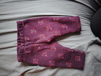 Pantalon aubergine polaire taille 3 mois
