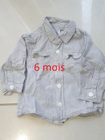 1 chemise rayures blanc et marron foncé marque petit bateau 6 mois/67 cm