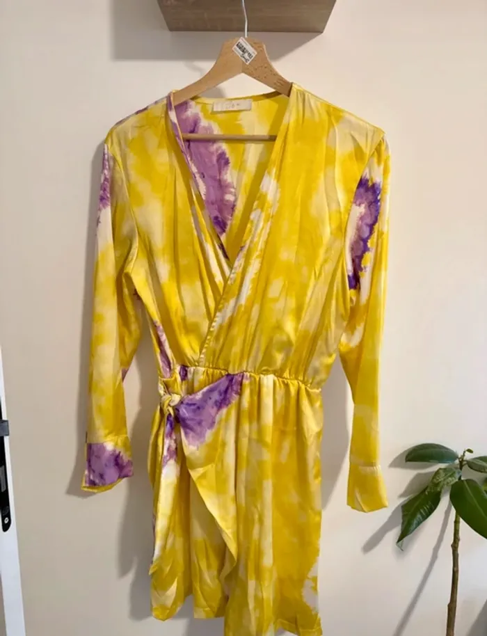 Robe jaune satinée tie and die jaune - photo numéro 2