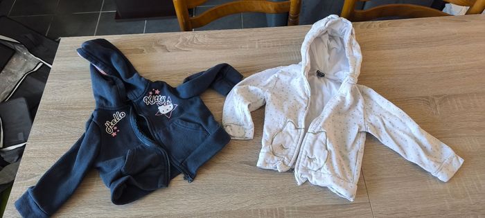 Lot de 4 pulls et 2 sweats a capuche 36 mois - photo numéro 2