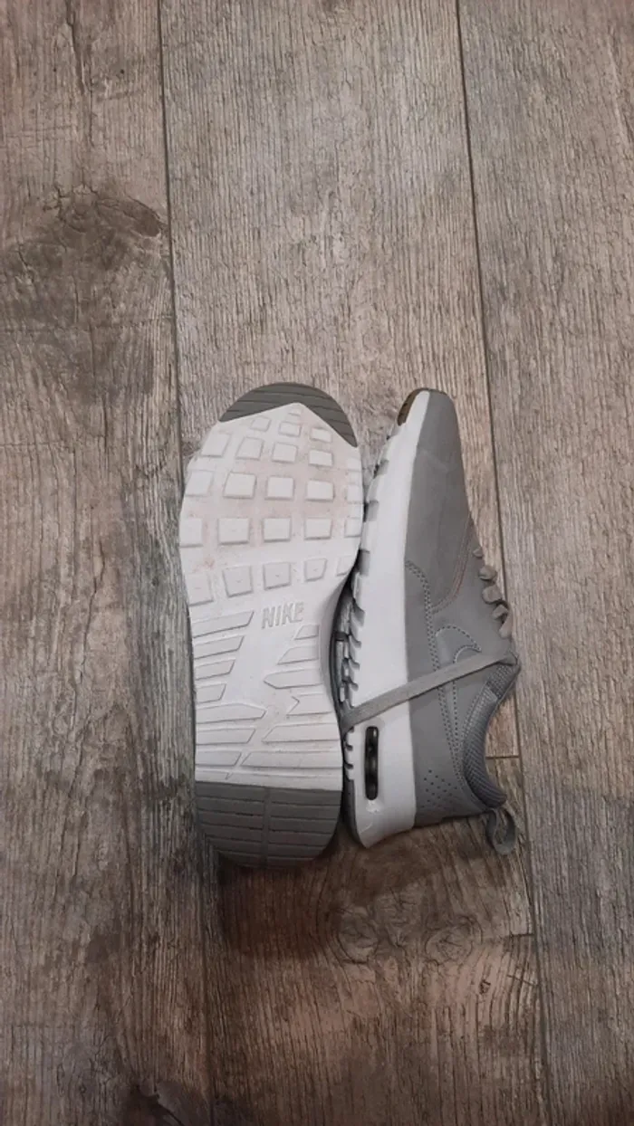 Basket Nike Air Max Thea 36.5 - photo numéro 5
