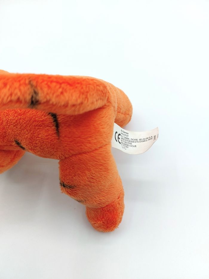 Peluche doudou tigre Tigrou avec une rose rouge DISNEY NICOTOY SIMBA 18 cm - photo numéro 8