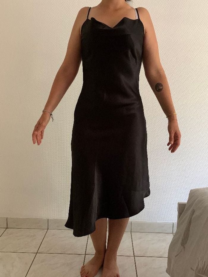 Robe de soirée noire satiné